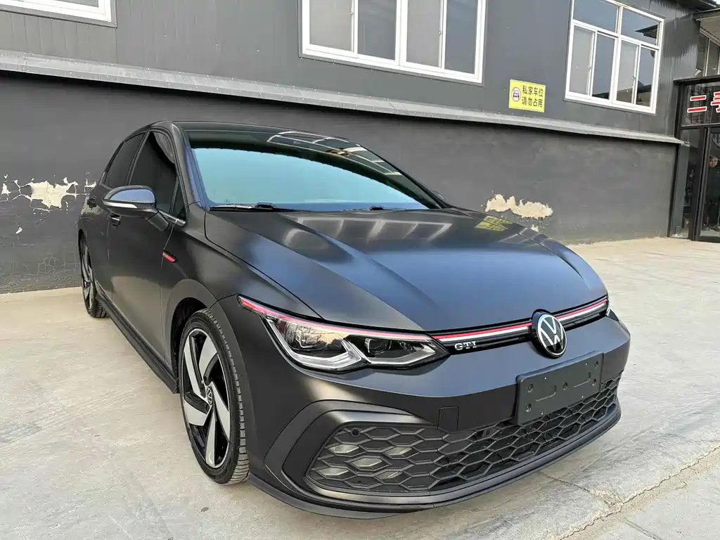 VOLKSWAGEN GOLF 2023