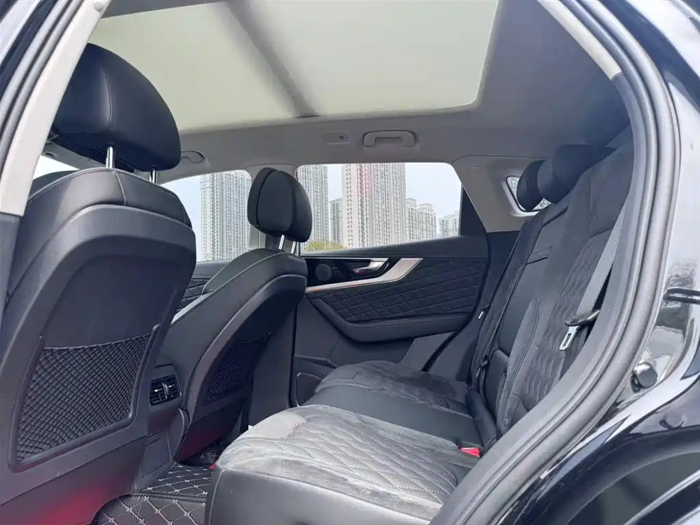 HONGQI HS5 2021