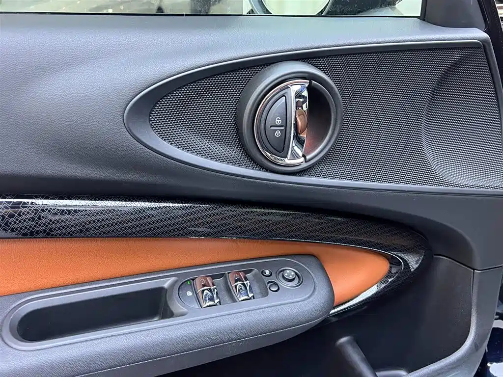 MINI CLUBMAN 2022