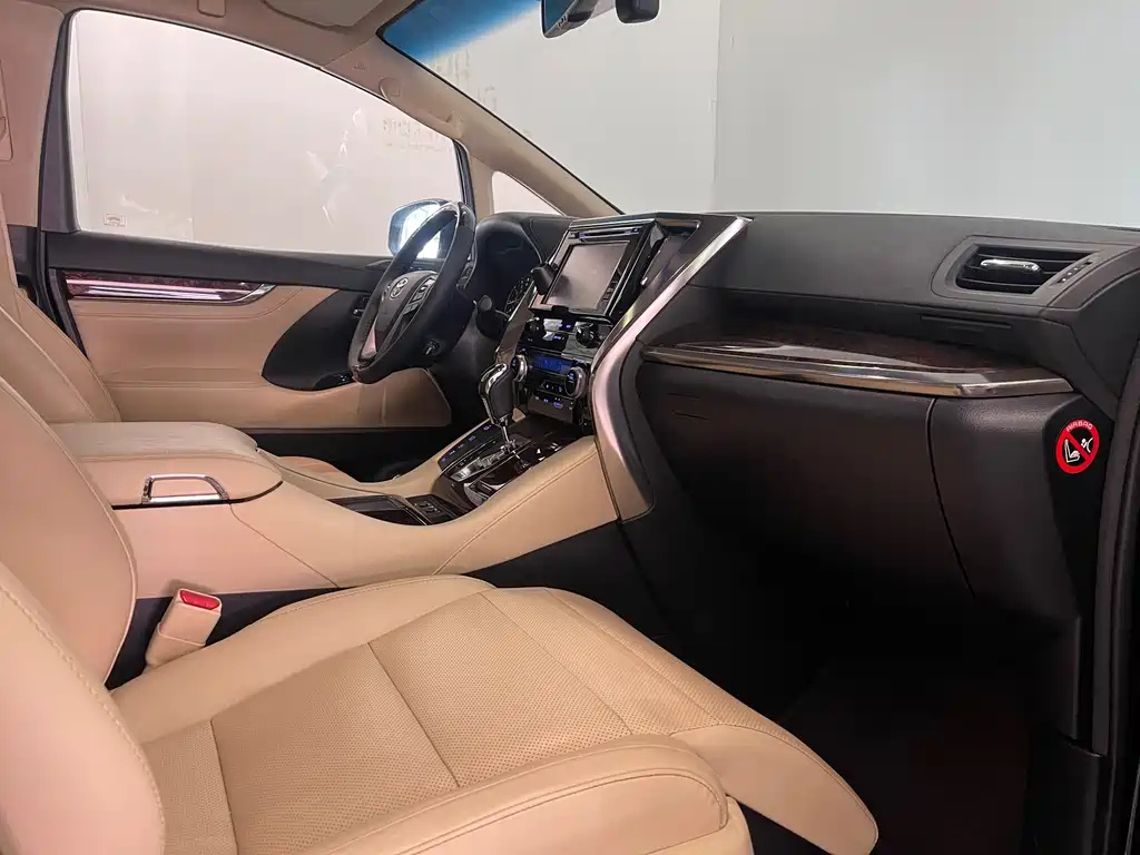 TOYOTA ALPHARD 2018