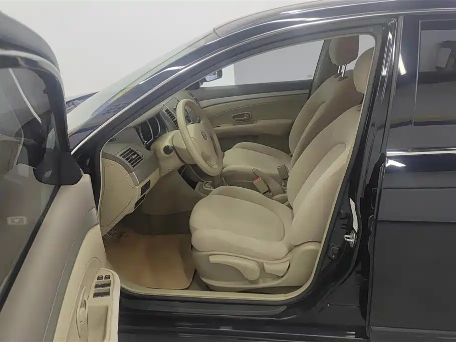NISSAN SYLPHY 2016