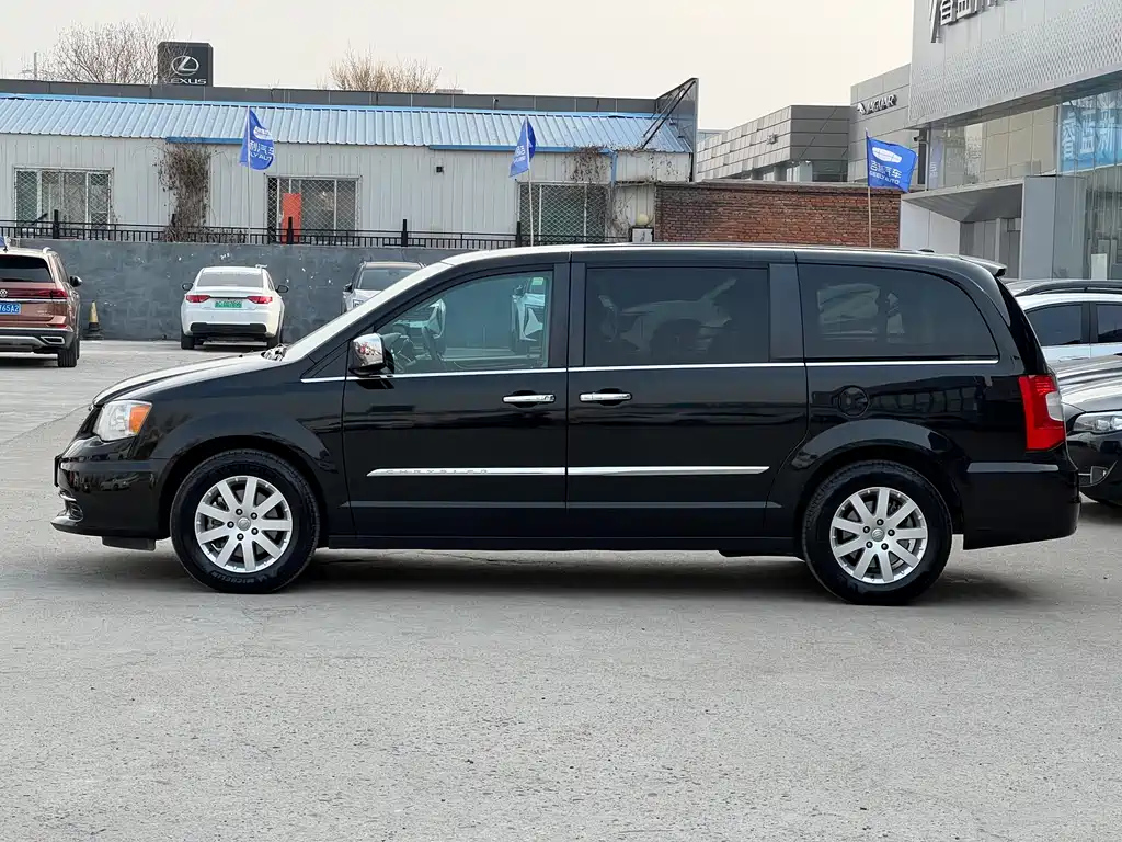 CHRYSLER OTHER 2016