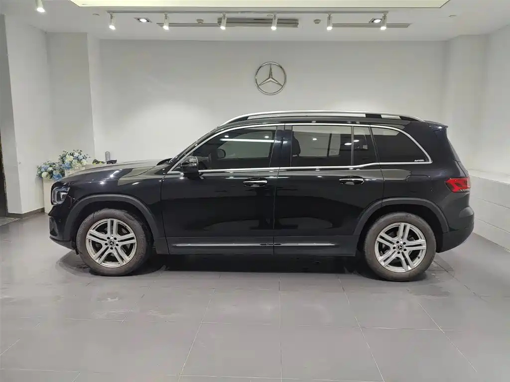 MERCEDES BENZ GLB 2021