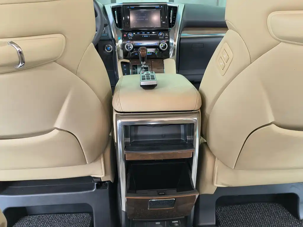 TOYOTA ALPHARD 2016