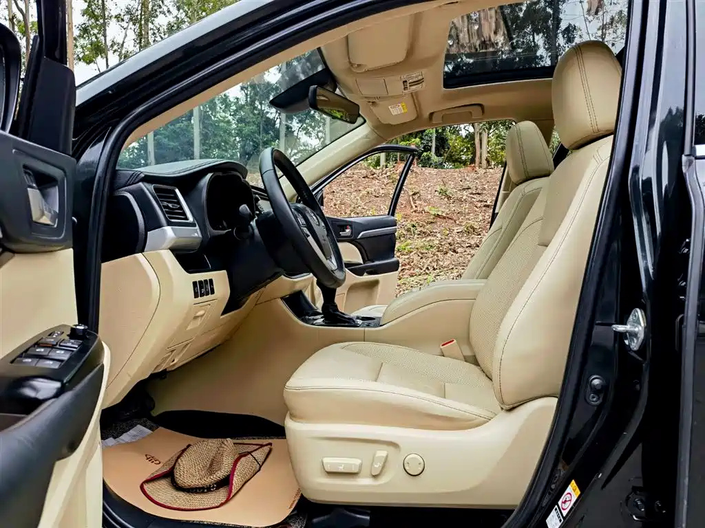 TOYOTA HIGHLANDER 2020