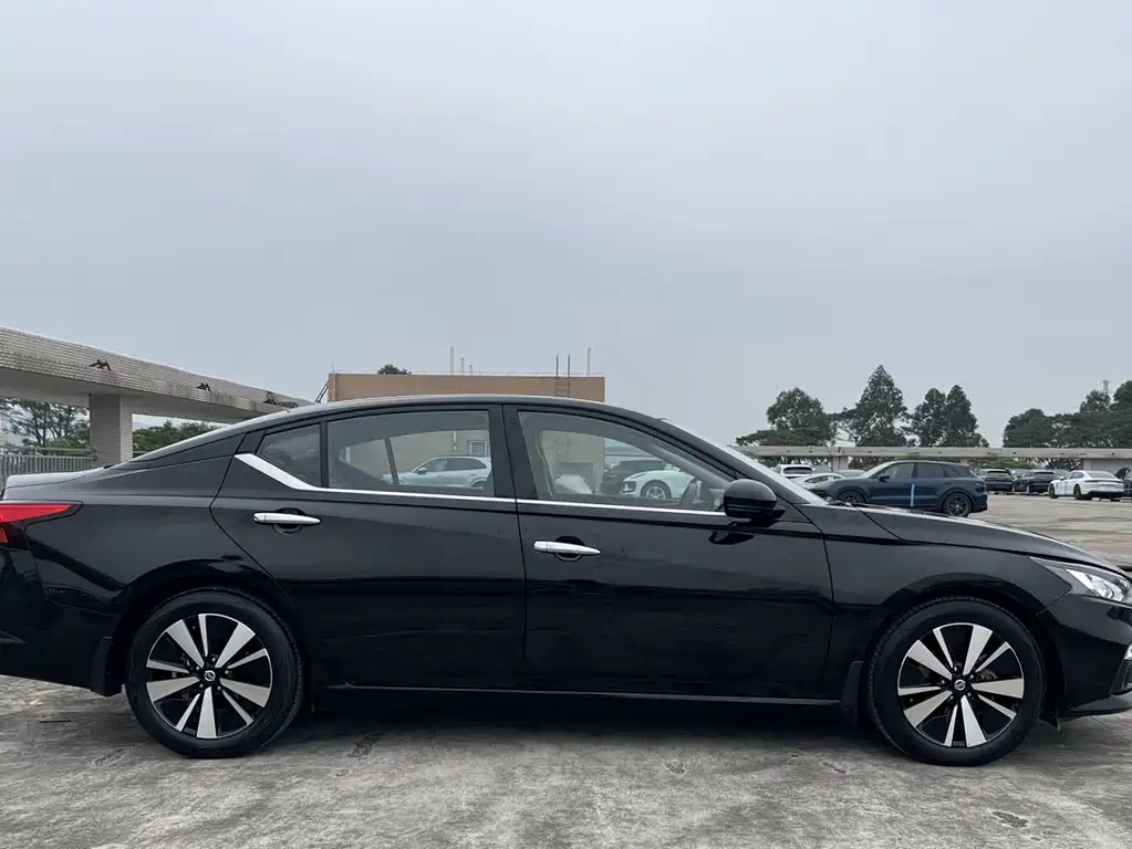 NISSAN TEANA 2021