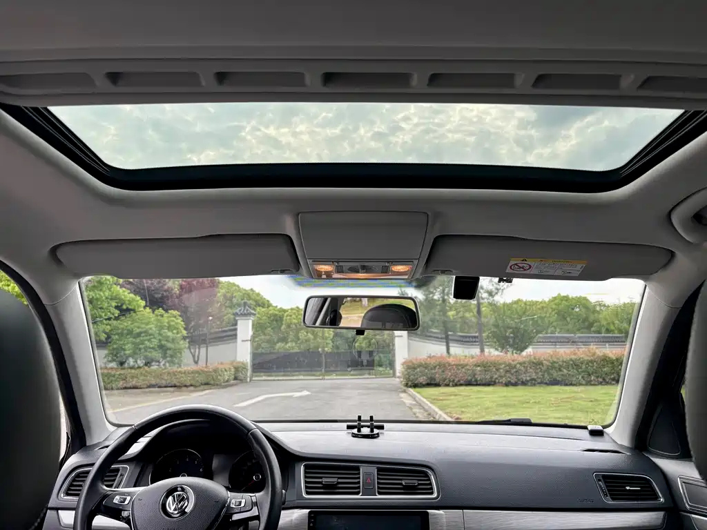 VOLKSWAGEN LAVIDA 2018