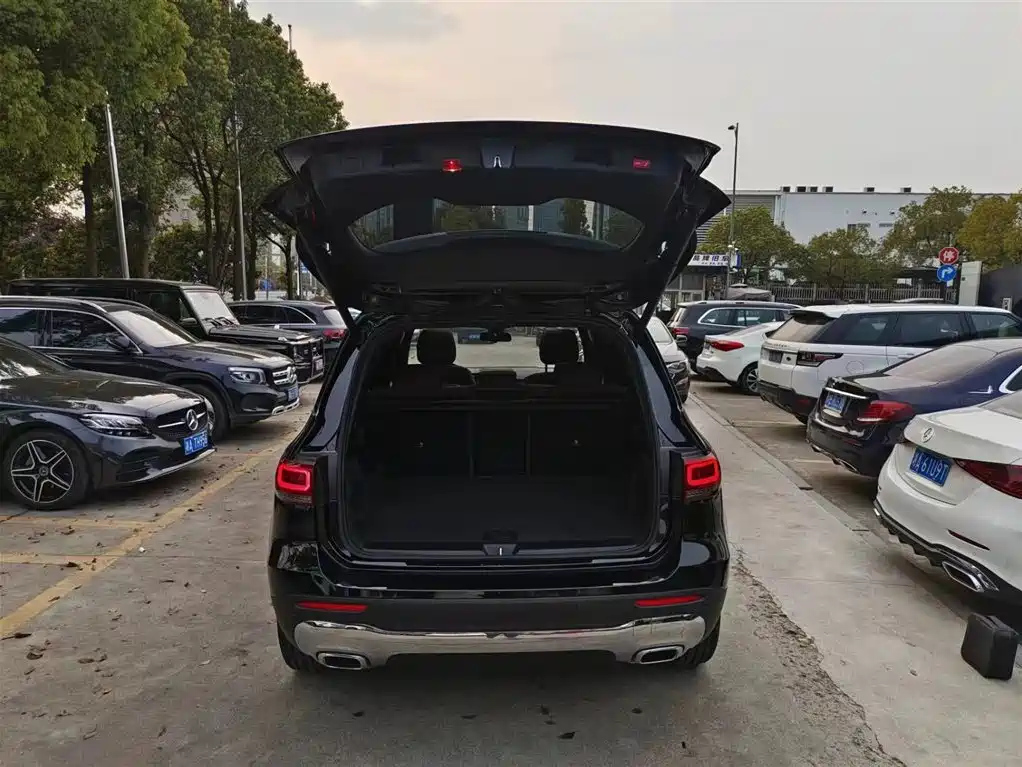 MERCEDES BENZ GLB 2023
