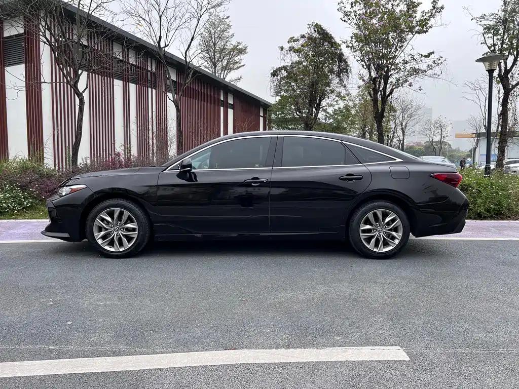 TOYOTA AVALON 2020
