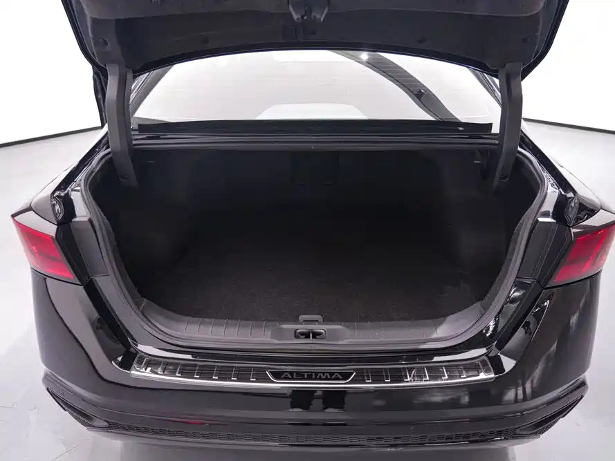 NISSAN TEANA 2020