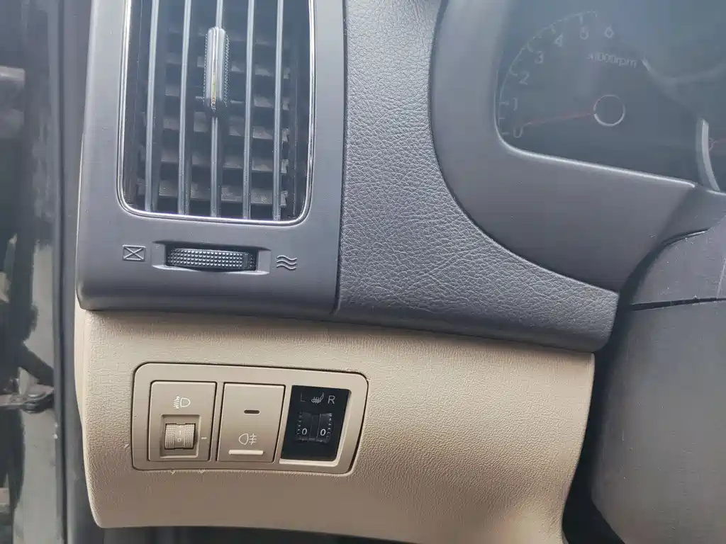 HYUNDAI CELESTA 2015