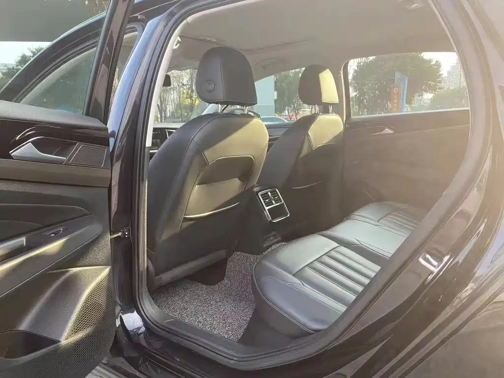 VOLKSWAGEN PASSAT 2021