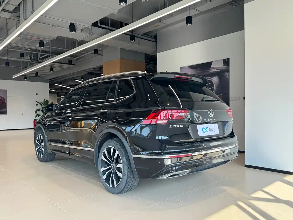 VOLKSWAGEN TIGUAN L 2021