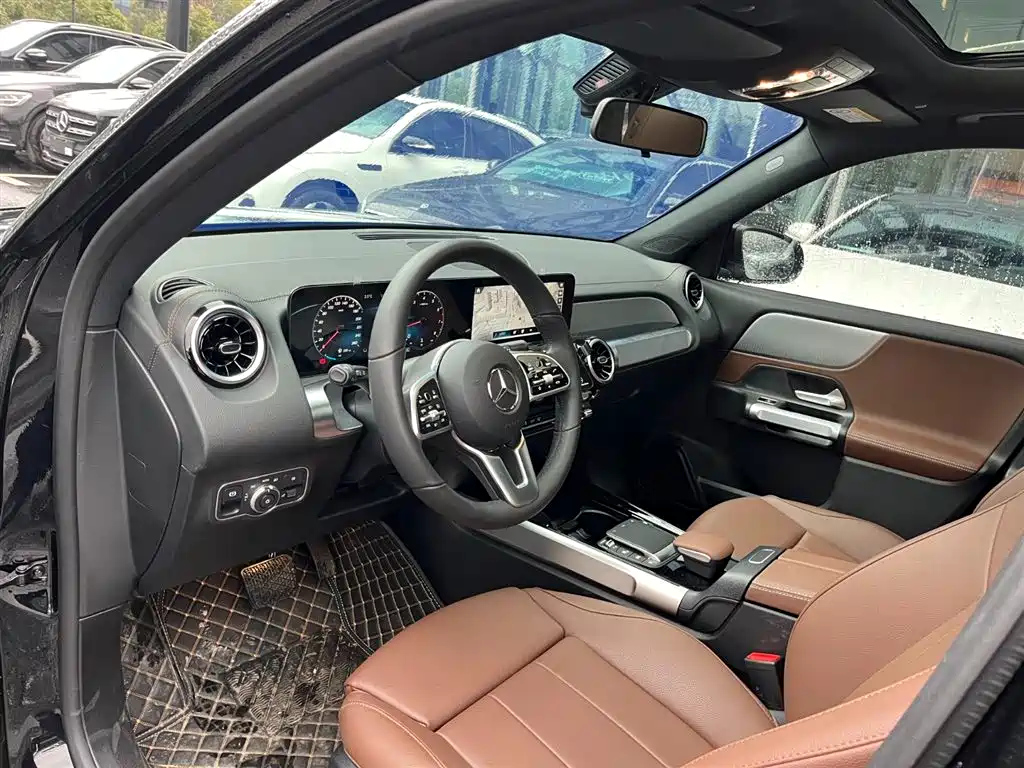 MERCEDES BENZ GLB 2023