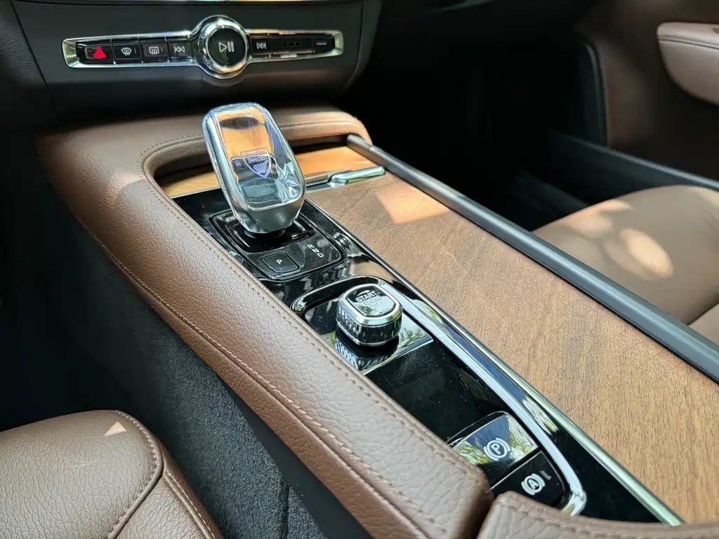 VOLVO S90 2022
