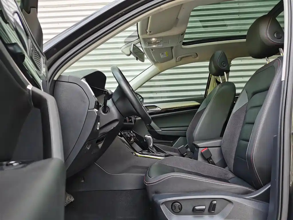 VOLKSWAGEN TAYRON 2020