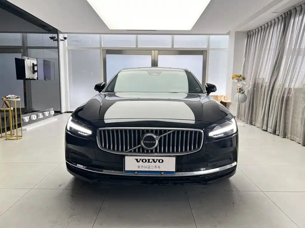 VOLVO S90 2021