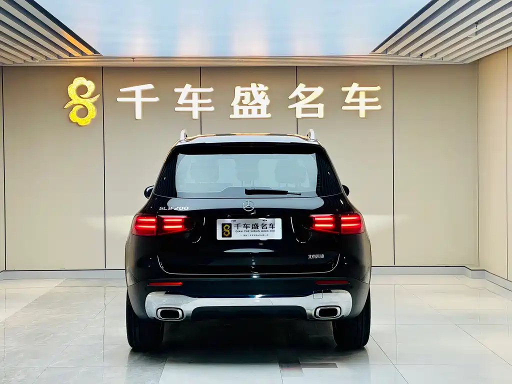 MERCEDES BENZ GLB 2023