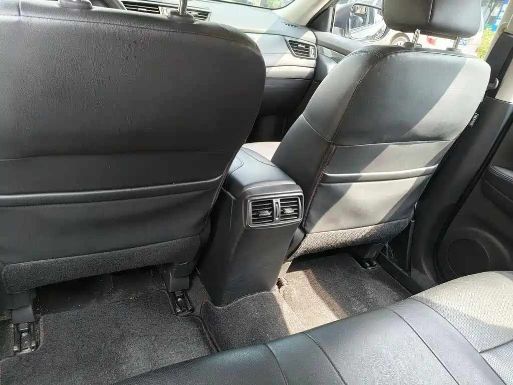 NISSAN X-TRAIL 2018