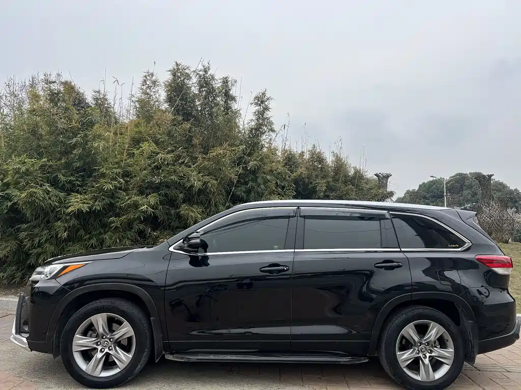 TOYOTA HIGHLANDER 2019