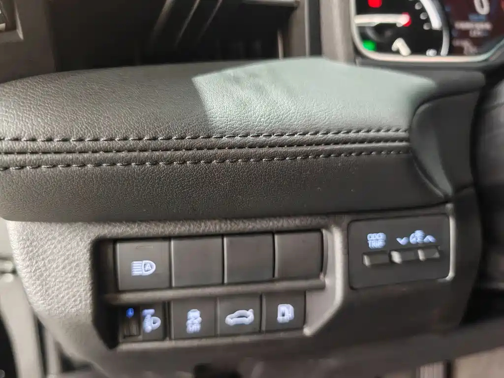 TOYOTA AVALON 2022