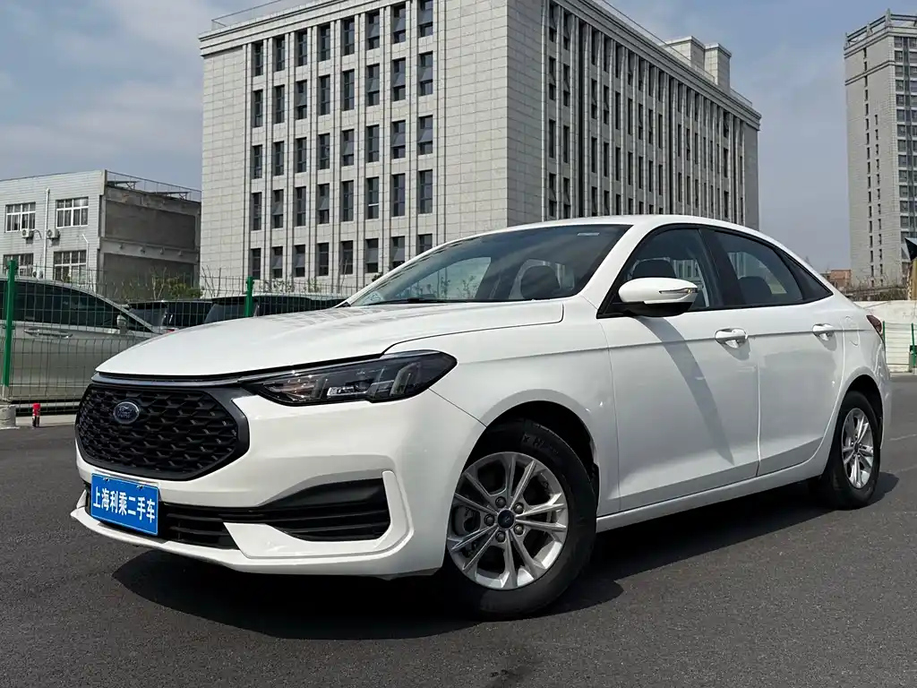 FORD ESCORT 2021