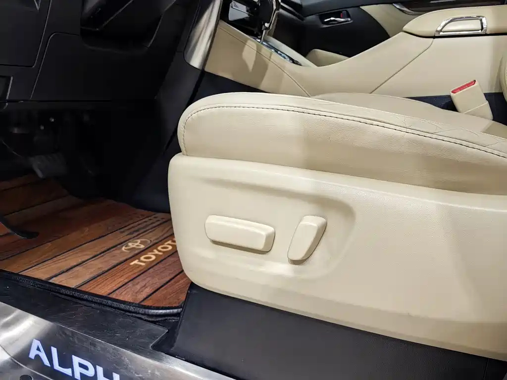 TOYOTA ALPHARD 2018