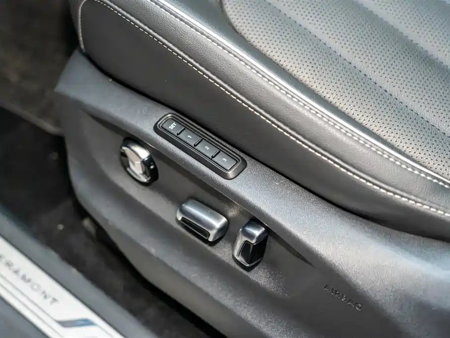 VOLKSWAGEN TOURAN 2021