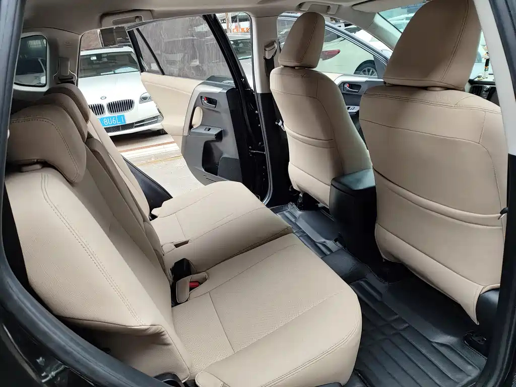 TOYOTA RAV4 RONGFANG 2015