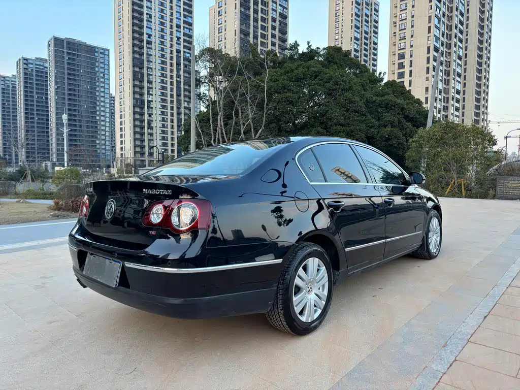 VOLKSWAGEN MAGOTAN 2011