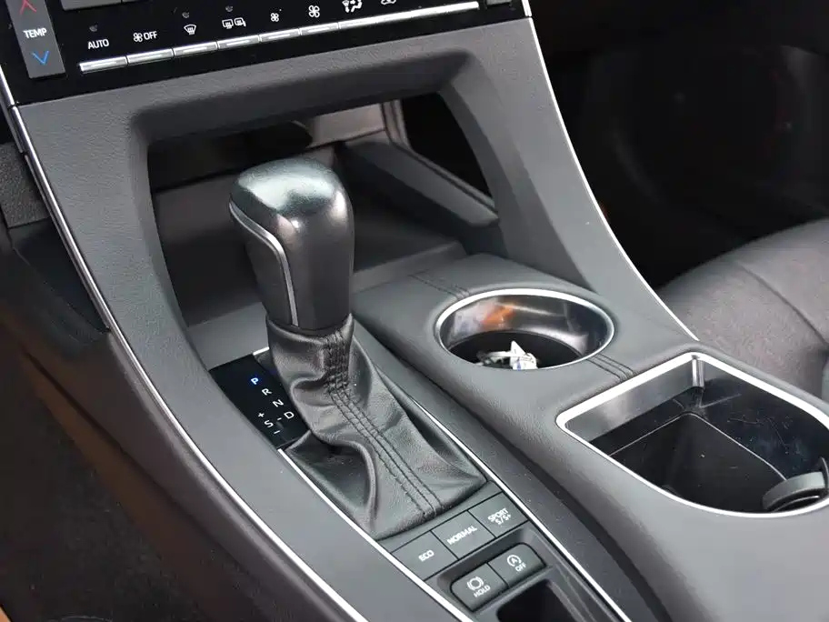 TOYOTA AVALON 2020