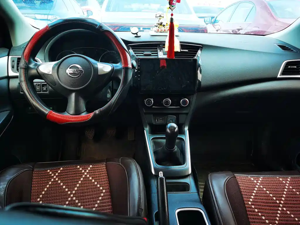 NISSAN SYLPHY 2019