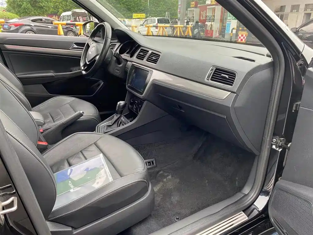 VOLKSWAGEN LAVIDA 2018