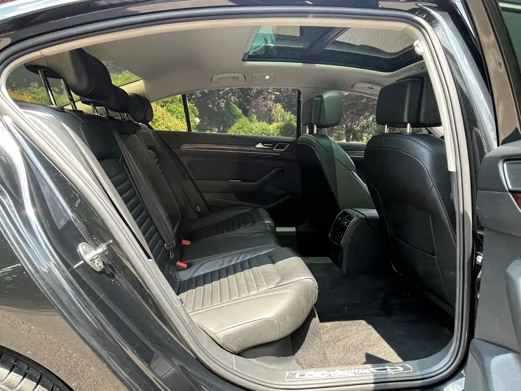 VOLKSWAGEN MAGOTAN 2018