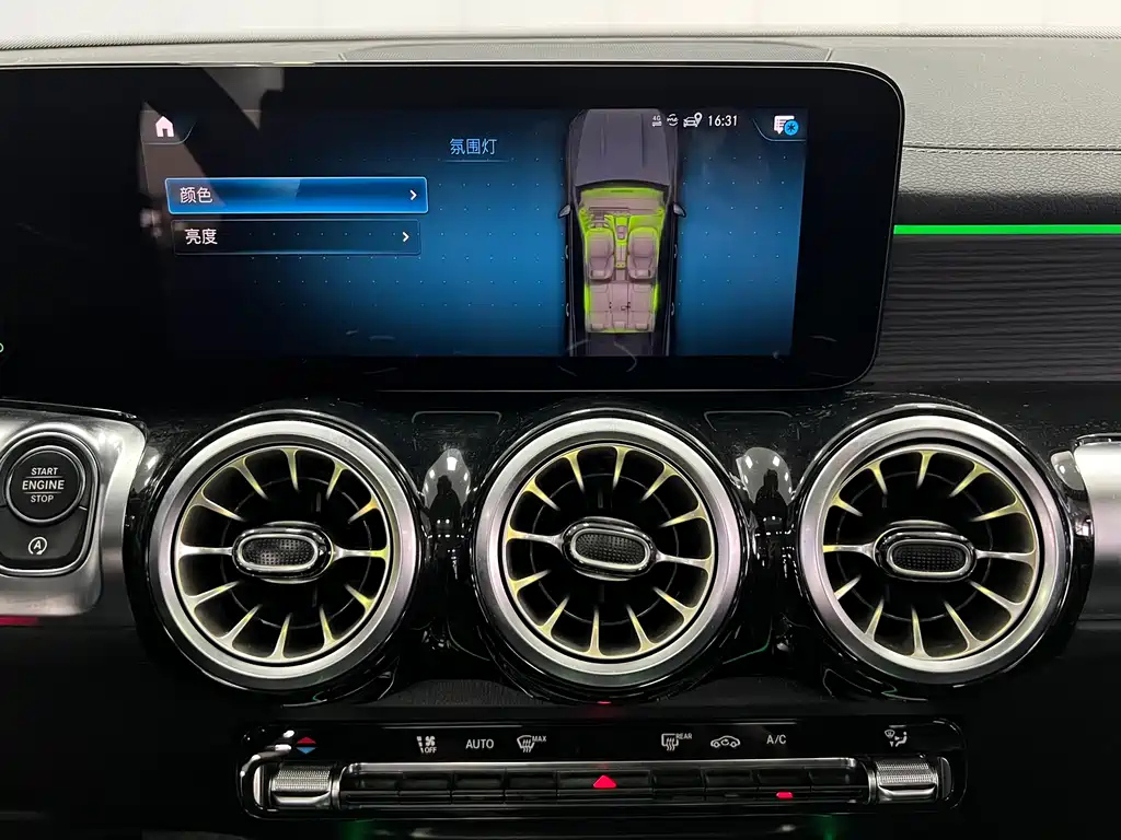MERCEDES BENZ GLB 2023