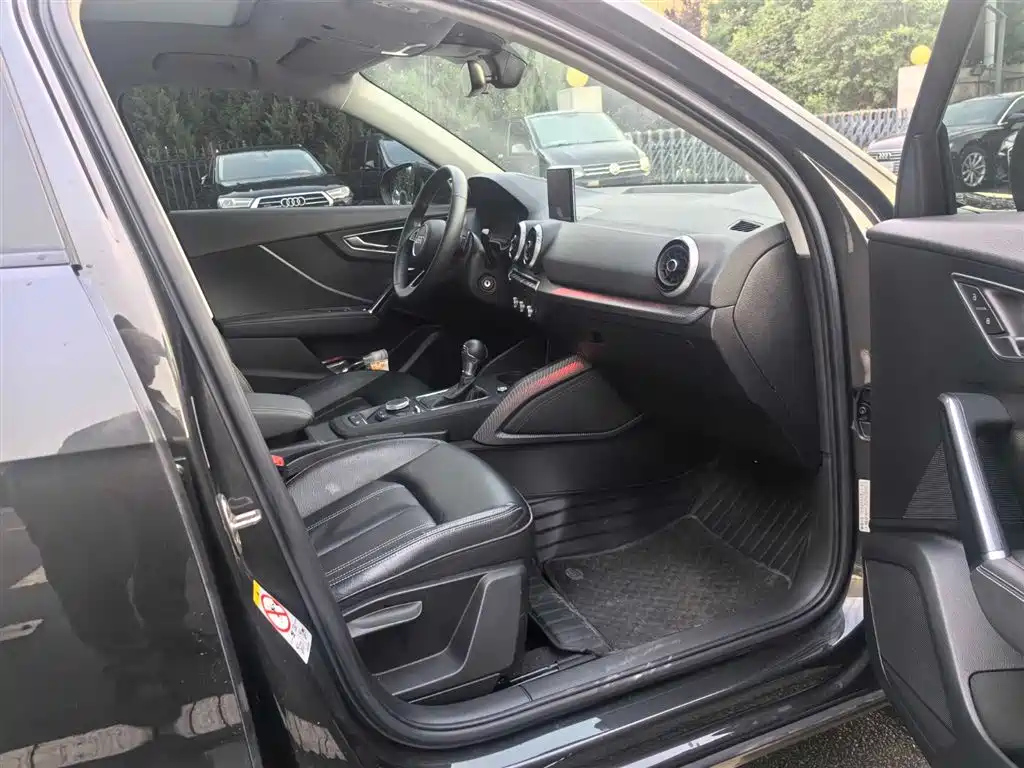 AUDI Q2L 2023