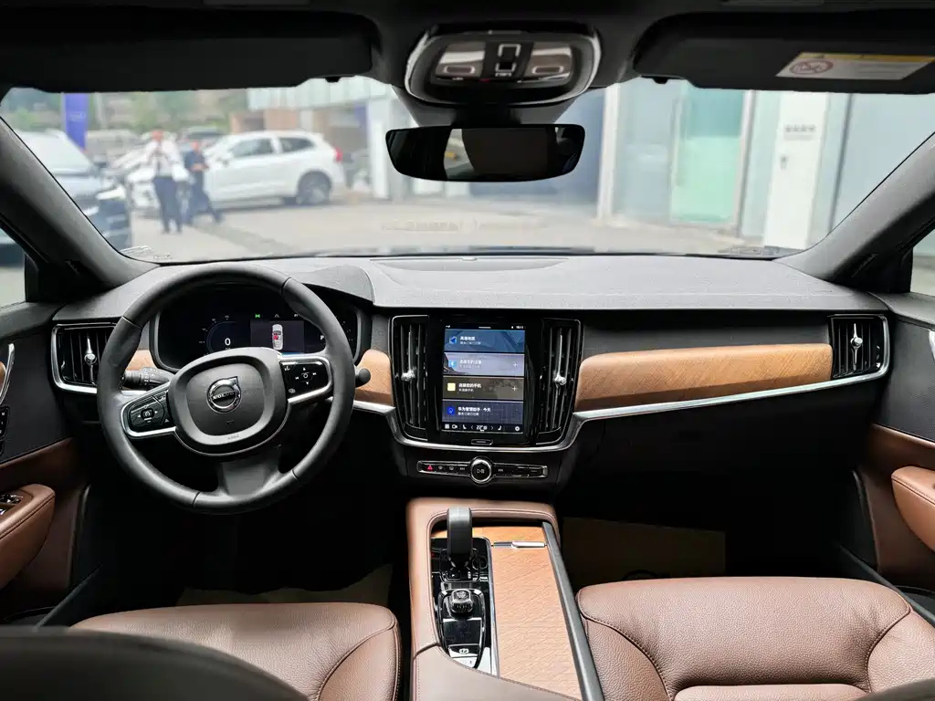VOLVO S90 2022