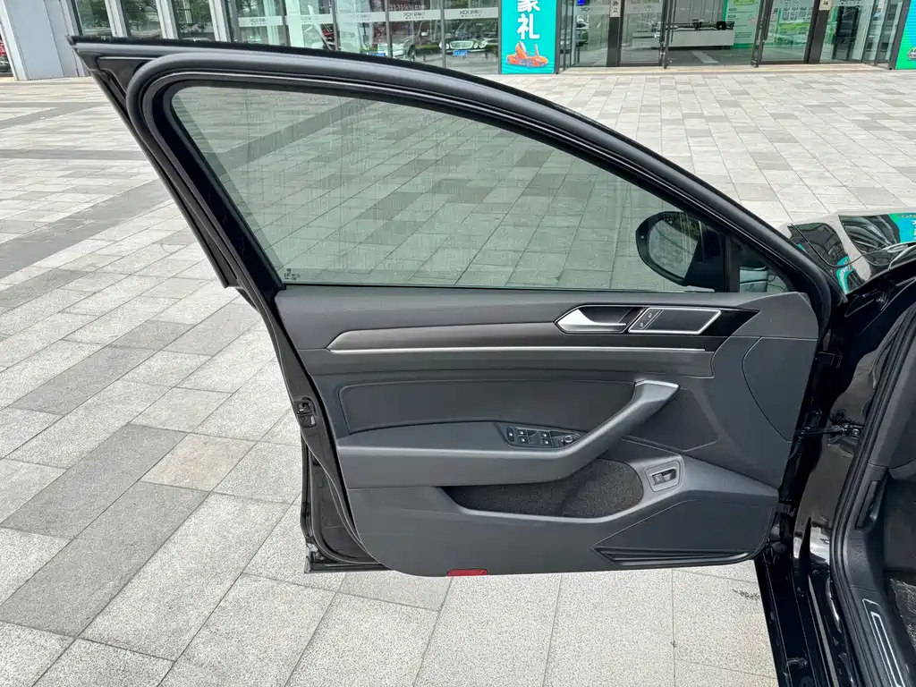VOLKSWAGEN MAGOTAN 2022