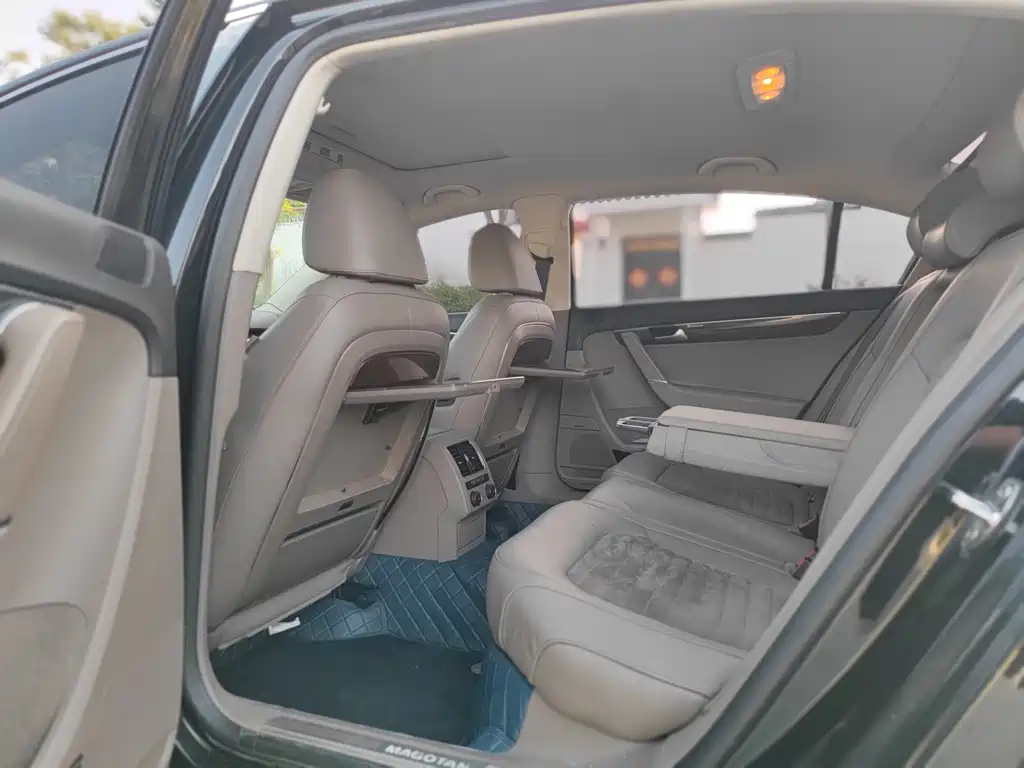VOLKSWAGEN MAGOTAN 2016