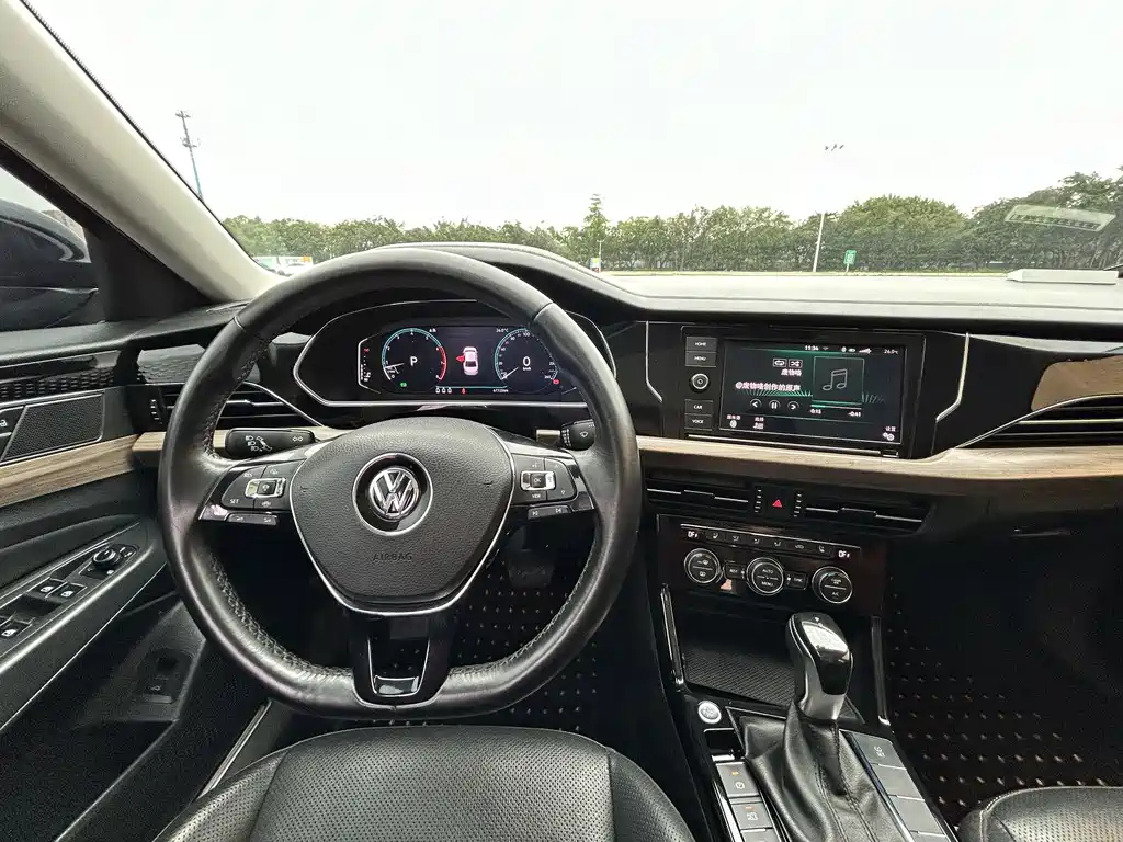 VOLKSWAGEN PASSAT 2020