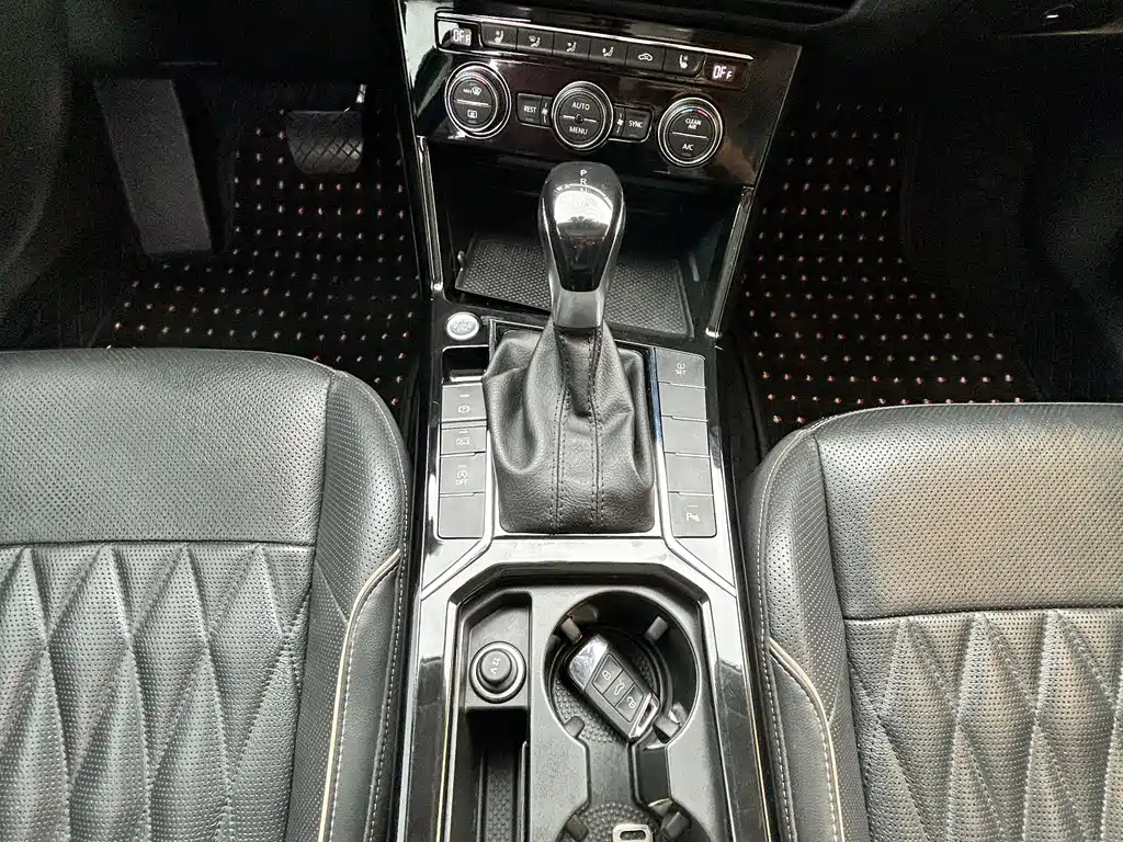 VOLKSWAGEN PASSAT 2020