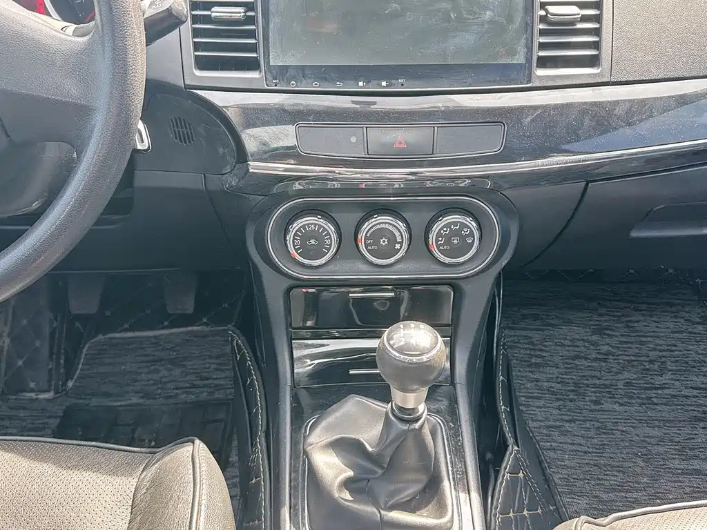 MITSUBISHI LANCER EX 2014