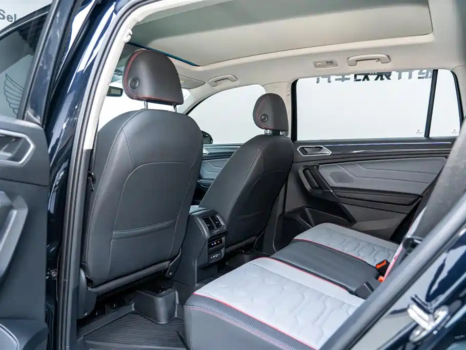 VOLKSWAGEN TIGUAN L 2022