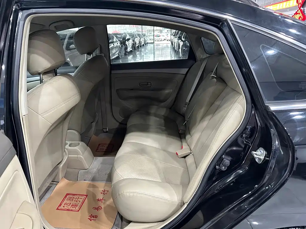 NISSAN SYLPHY 2017