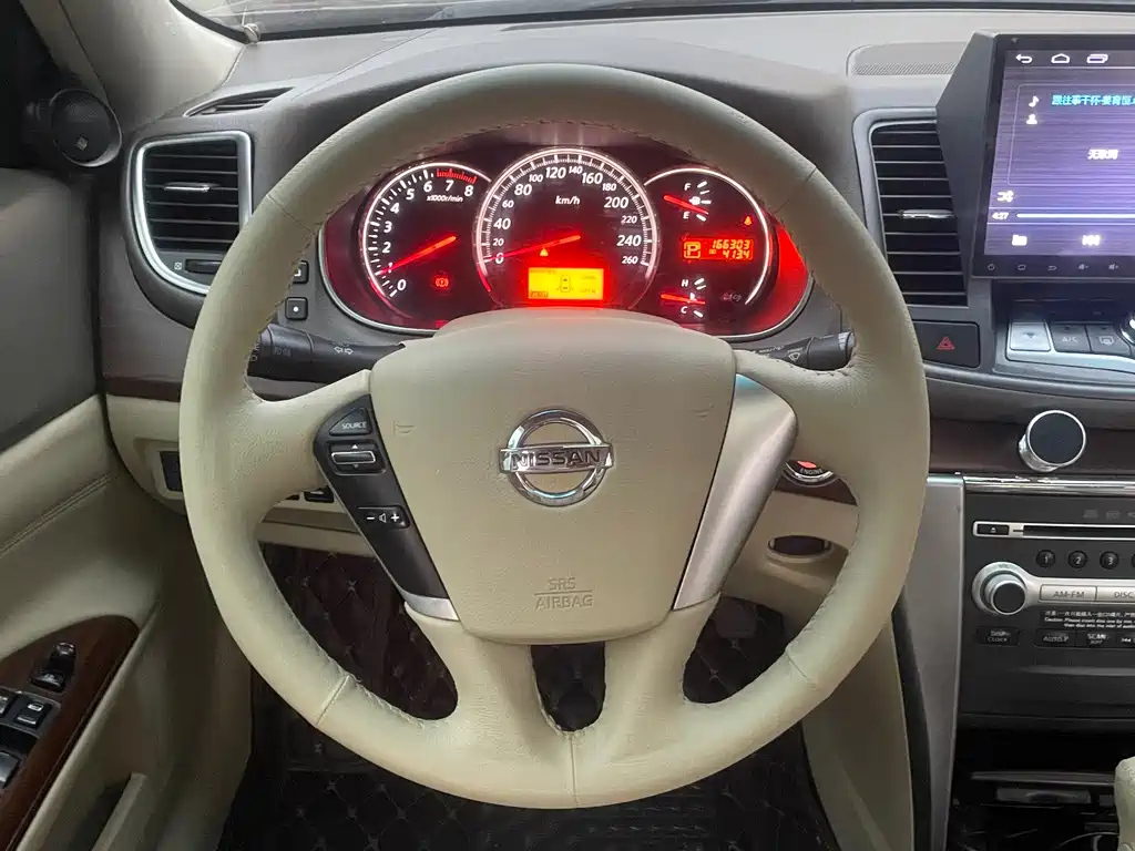NISSAN TEANA 2010