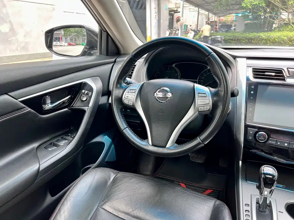 NISSAN TEANA 2018