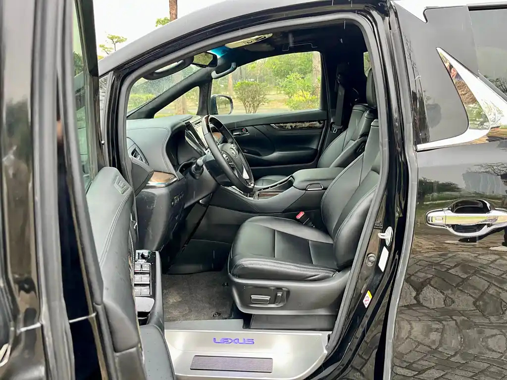 TOYOTA ALPHARD 2018