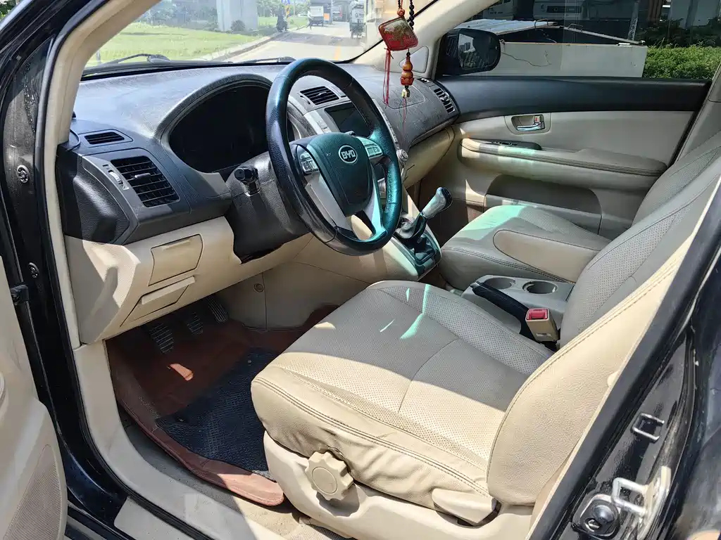 BYD S6 2013