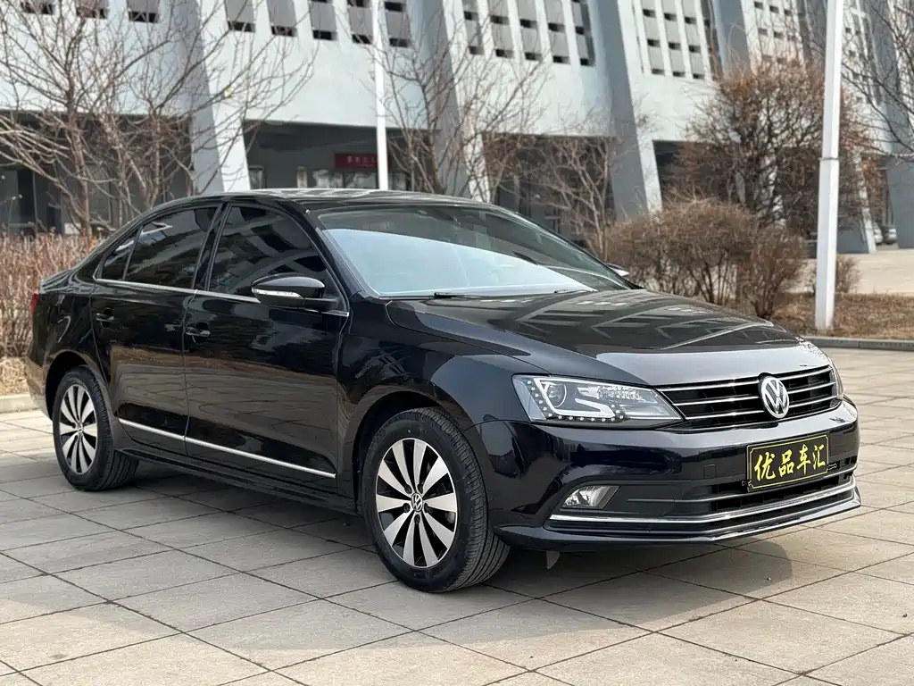 VOLKSWAGEN SAGITAR 2018