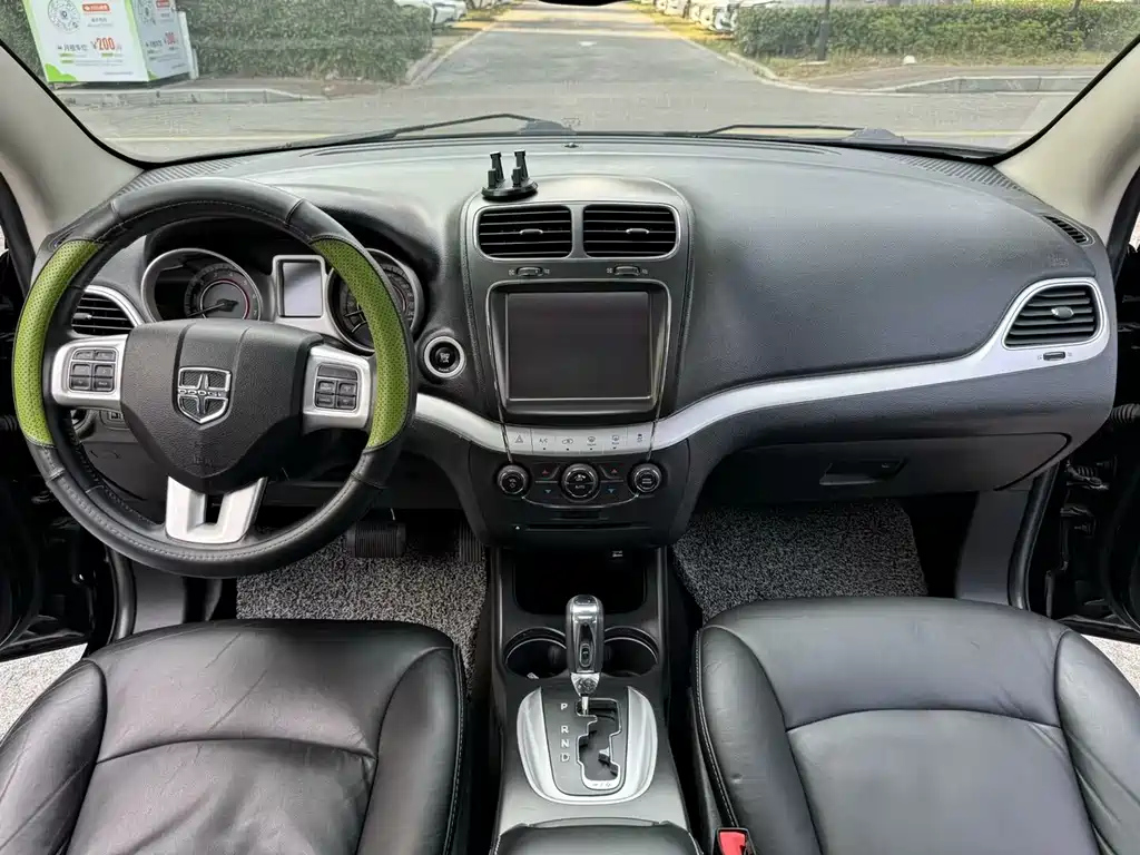 DODGE JCUV 2015